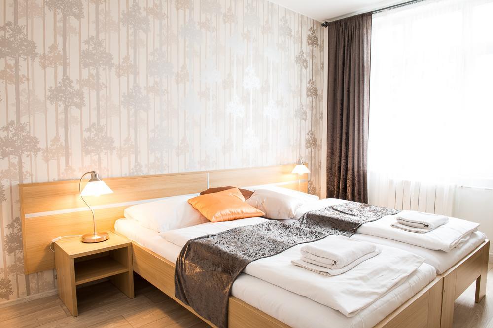 Hotel Imos Břeclav エクステリア 写真