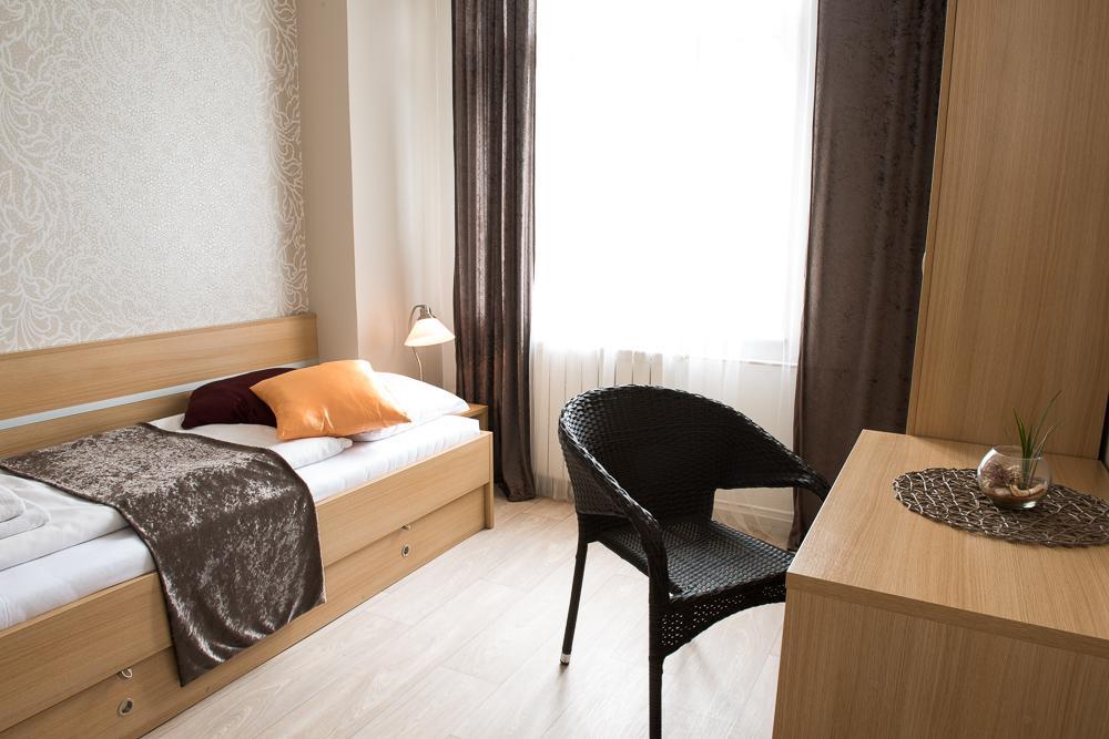 Hotel Imos Břeclav エクステリア 写真