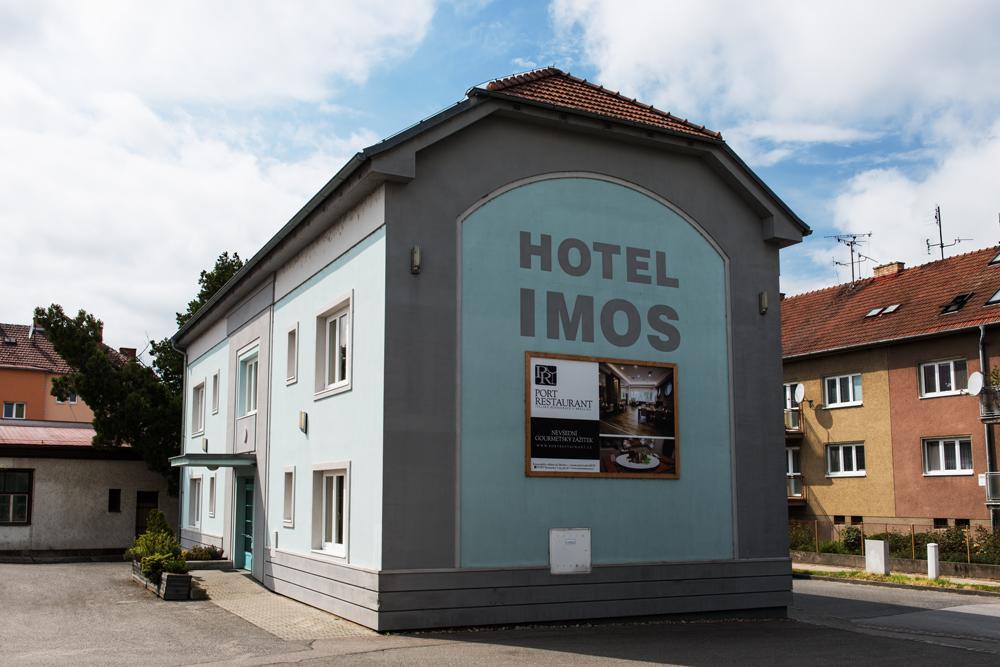 Hotel Imos Břeclav エクステリア 写真