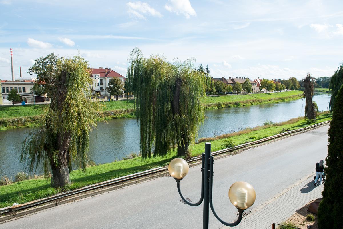 Hotel Imos Břeclav エクステリア 写真