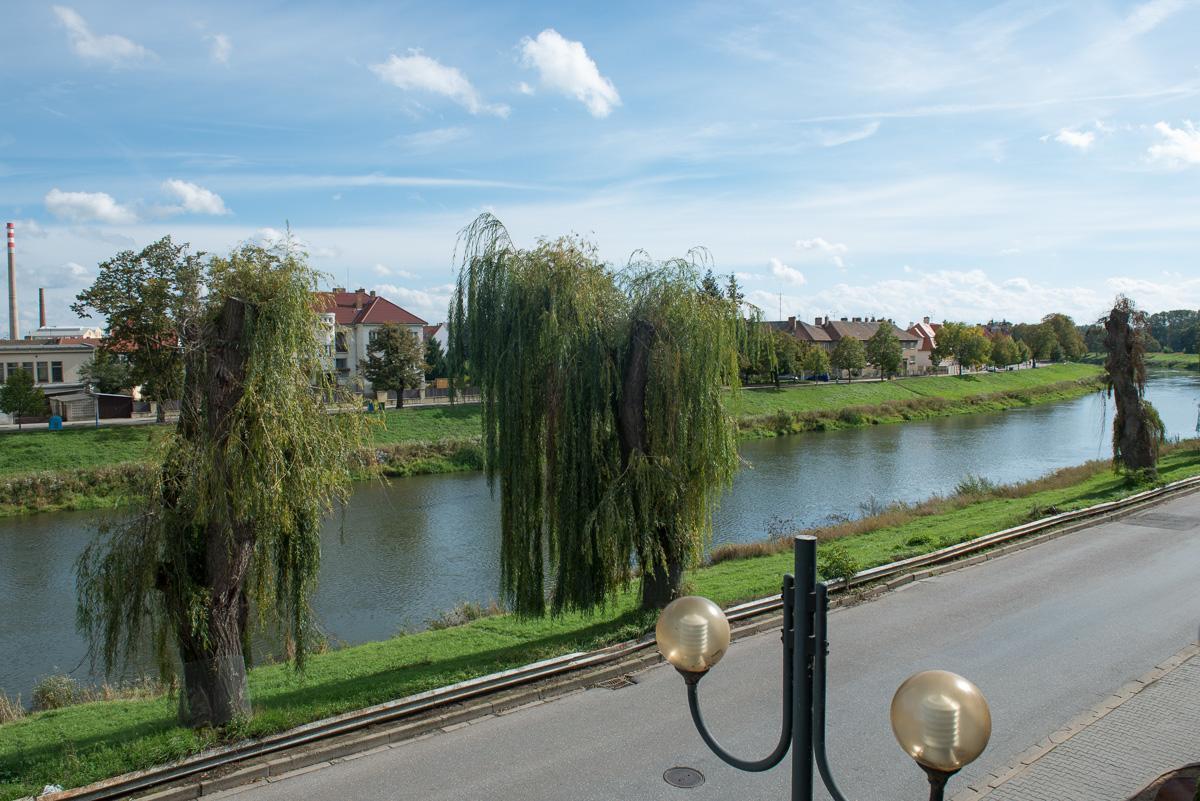 Hotel Imos Břeclav エクステリア 写真